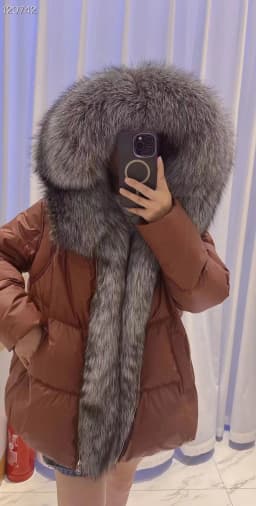 Fashion Outerwear Luxury 20234Winter Women Coat White Duck Down Jacket Super Large Real Silver Fox Fur Hooded Collar with Knit S