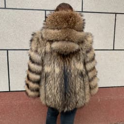 HUAQIUMEISI Women's Vertical Hooded Real Fox Fur Coat for Winter Fashion Natural Fur Jacket Vertical Hooded Raccoon Fur Coat