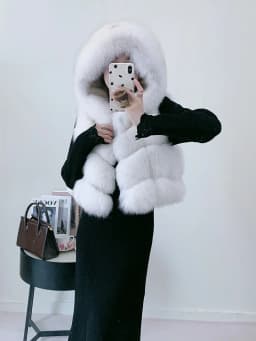 Women's Natural Fox Fur Vest Winter Warm Thick Fashion Hooded Genuine Sheepskin Real Fur Short Outerwear for Ladies