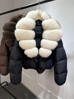 2025 New Winter Real Huge Natural Fox Fur Collar Thicken Warm 90% White Duck Down Jacket Women Casual Short Puffer Fur Coats