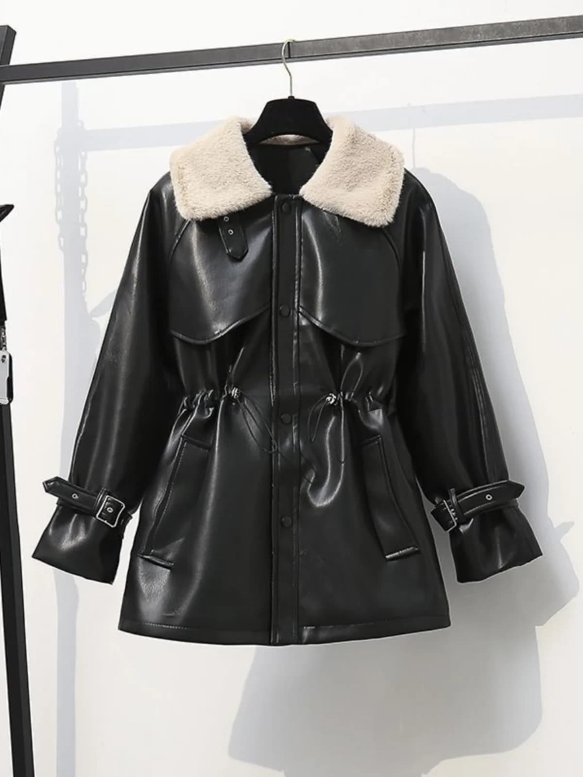 Trendy Winter Women's Fashion Leather Jacket with Fur Collar Loose Fit Motorcycle Style Coat Warm Padded Quality Outerwear