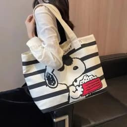 Hot Bandai Snoopy Cute Cartoon Large Capacity Canvas Bag for Female Students To Hold Books Tote Mommy Bag