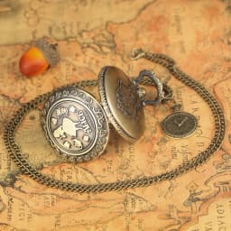 Retro Bronze Alice Pocket Watch Poker Carousel Accessory Arabic Numerals Quartz Necklace Pendant Creative Gift for Girl Women