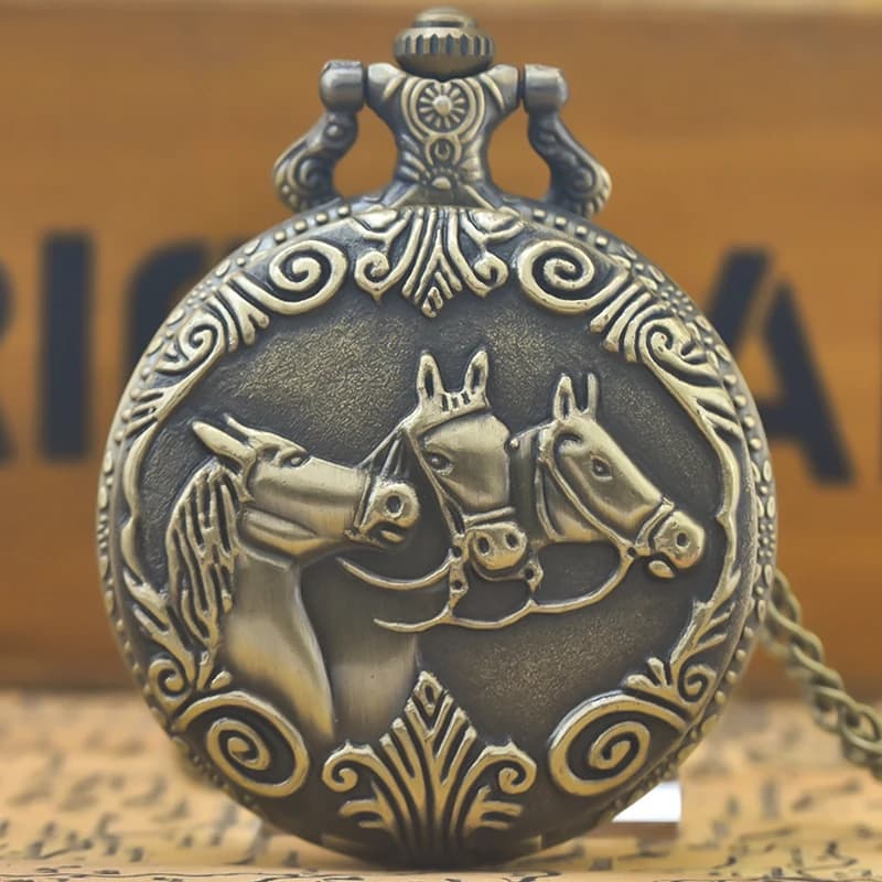 Retro Charm Neutral Fashion Three Horse Carving Quartz Steampunk Pocket Watch Men's and Women's Necklace Pendant Gift