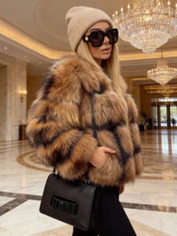 Fashion Faux Fur Short Coat Women's Brown Beige Contrast Color Long Sleeve Warm Winter Jacket 2026 Spring New Casual Outerwear