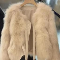 Imitation Fox Fur Grass Coat Women's Short 2026 Autumn/Winter New Korean Version Versatile Lace Up Thick Top Female Warm Outwear