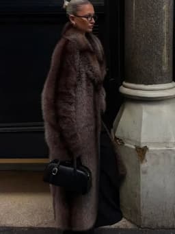 Chic Brown Faux Fur Overcoat Women Casual Luxury Lapel Long Sleeve Fluffy Coat Winter Female Thicken Warm High Street Outwear