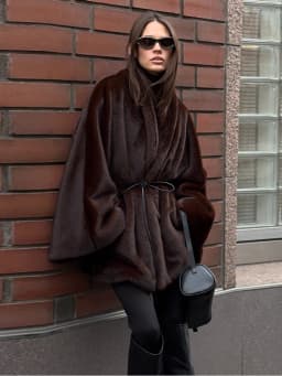 Women's Elegant Faux Fur Coat Fashion Oversized Long Sleeve Warm Belt Waist Jacket Lady 2026 Spring New Chic Street Outerwear