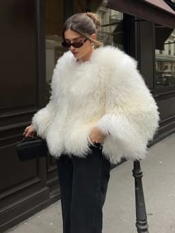 TARUXY Fashion Luxury Cropped Faux Fur Coat Women's Winter 2025 Ins Hot Fluffy Short Faux Fur Jacket Street Style Warm Outwear