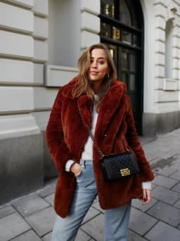 Women Winter Warm Fur Coat Fashion Turn Down Collar Flurry Fur Long Jacket New In Casual Outerwear Solid Color Lady Fur Jacket