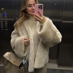 Women's Soft Warm Faux Fur Coat Long Sleeve Winter Jacket Casual Stylish Autumn Outerwear Eco Artificial Fur for Ladies