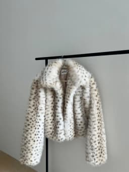 Deer Print Faux Fox Fur Cropped Shaggy Jacket in Beige Fluffy Lapel Collar School Student Trendy Warm Fur Coat Winter Outfit
