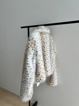 Deer Print Faux Fox Fur Cropped Shaggy Jacket in Beige Fluffy Lapel Collar School Student Trendy Warm Fur Coat Winter Outfit