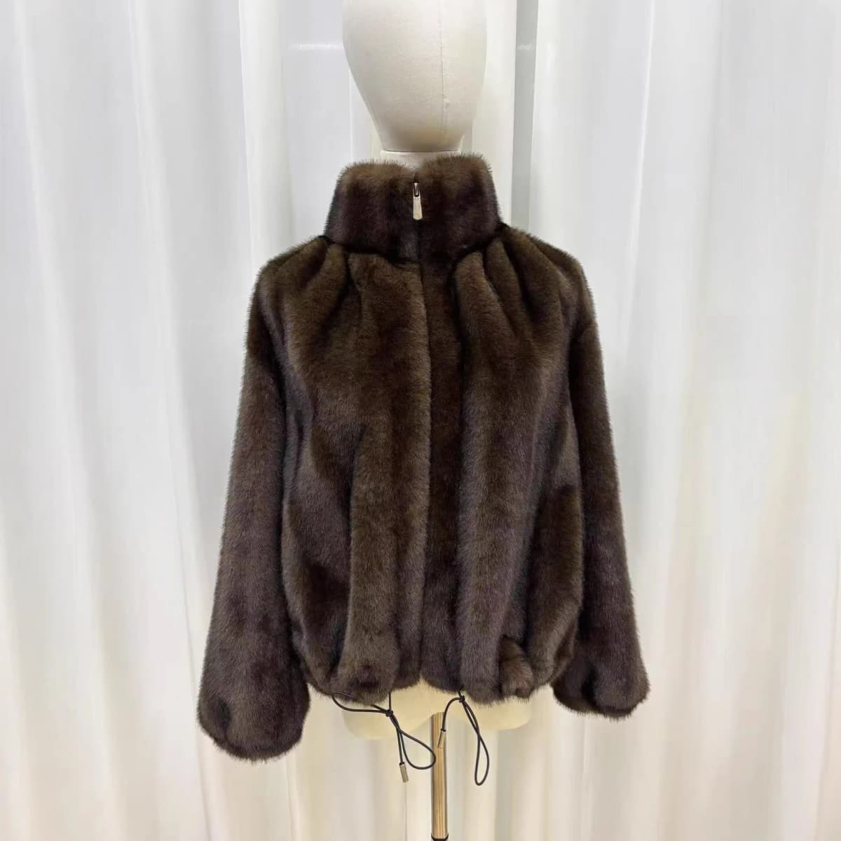 2026 New Fur Coat Women Fashion Essential Mink Coat Warm Short Leather Outerwear Winter Fur Jacket