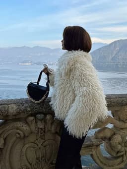 Fashion Faux Fur Coat Women Loose Lapel Full Sleeve Fluffy Short Overcoat 2025 Autumn Winter Street Lady Furry Warm Overcoat