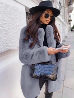 Luxury Autumn Winter Lapel Fur Coat Women Warm Thick Faux Fur Jacket Design Office Lady Outerwear Solid Long Sleeve Fur Cardigan