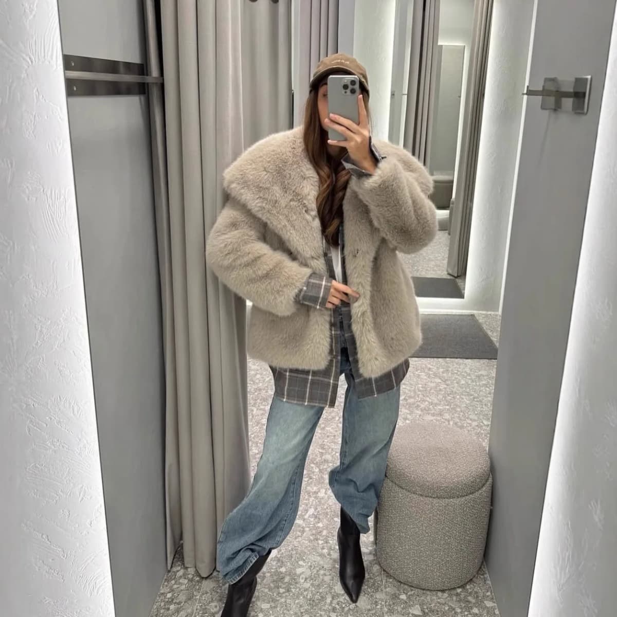 Faux Fur Coat Women Solid Fur Jacket Turn Down Collar Long Sleeve Single Breasted Loose Thick Warm Fur Casual 2025 Autumn Winter