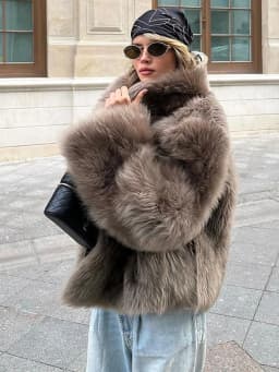 2026 Winter Women's Faux Fur Coats Fashion Stand Collar Short Jackets Warm Long Sleeve High Street Commute Lady Brown Outerwear