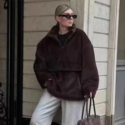LANMREM Women Faux Mink Fur Half Zip Sweatshirt Stand Neck Kangaroo Pocket Loose Long Sleeve Warm Plush Pullover Top 2DB8857