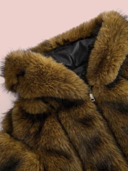 Women Winter Faux Fur Coat Cropped Striped Brown Fluffy Zipper Luxury 2026 New Mob Wife Party Warm Outerwear