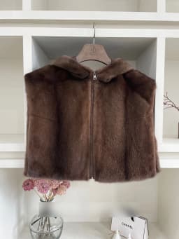 Women's Hooded Faux Fur Vest Zip Up Sleeveless Plush Thick Winter Warm Coat Elegant Luxe Chic Trendy Outerwear