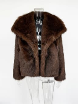 TARUXY Solid Faux Fur Lapel Women's Coat Luxury Gradient Cropped Fluffy Fur Jacket Coat Winter Thicken Outerwear High Street