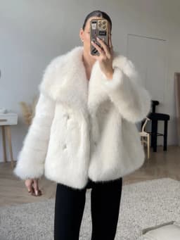 TARUXY Solid Faux Fur Lapel Women's Coat Luxury Gradient Cropped Fluffy Fur Jacket Coat Winter Thicken Outerwear High Street