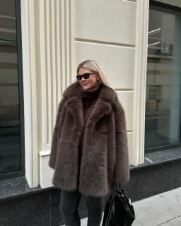 2025 New Mid Length Light Blue Faux Fur Coat Women Autumn Winter Eco Friendly Plush Fashion Temperament Top