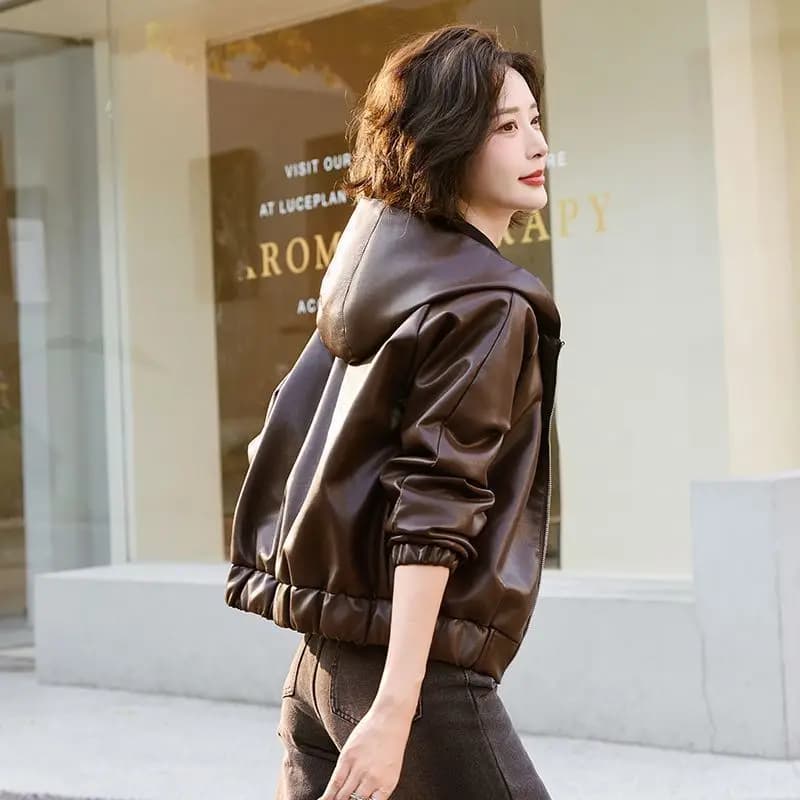 Short Leather Jacket Women's Hooded 2026 New Popular Autumn And Winter PU Leather Jacket With Thick Fleece Coat Fashionable Top