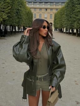 2025 Winter Fall Chic Faux Leather Jacket Women Cinch Waist Full Sleeve Zipper Pocket Overcoat Cool Lady Party High Street Wear