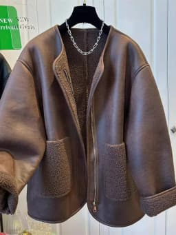 Thickened Leather Jacket Women's Winter Outerwear Warmth Integrated Fur Casual Style round Neck Zipper Closure