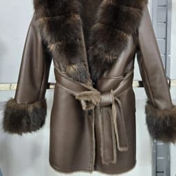 DEAT 2026 Winter Elegant Style Faux Mink Fur Collar PU Leather Coat With Belt For Women V-neak Midi Length Jackets 29A9572