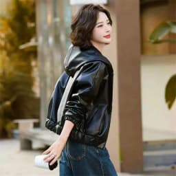 Short Leather Jacket Women's Hooded 2026 New Popular Autumn And Winter PU Leather Jacket With Thick Fleece Coat Fashionable Top