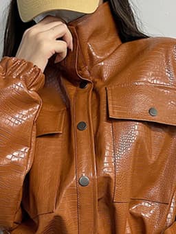 Lautaro-Crocodile Print Faux Leather Jacket for Women, Short, Cool, Oversized, European Fashion Streetwear, Button Up, Spring