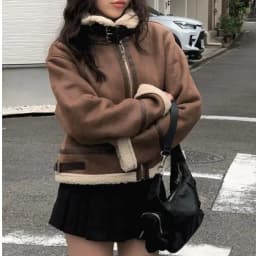 Fashionable Short Fur Leather Coat Women's Hong Kong Style Retro Chic High-End Winter 2025 Women's Fashion Outerwear