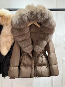 Lagabogy 2026 Big Real Fox Fur Hooded Puffer Jacket Female New Winter Top Fluffy Clothing Thick Warm White Duck Down Coat Women