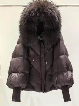 Lagabogy 2025 New Winter Large Real Fur Hooded Puffer Jacket Women White Duck Down Mid Long Parka Thick Warm Knitted Sleeve Coat