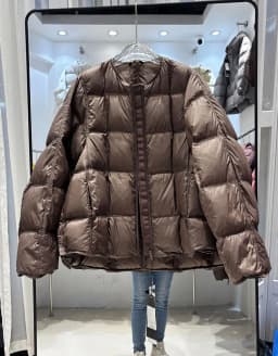 Janveny 2025 New Winter Fluffy Puffer Jacket Women Thicken Warm Oversized Baseball Collar 90% White Duck Down Short Casual Coat