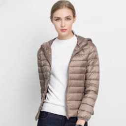 Winter Women Hooded Puffer Jackets Ultra Light Down Jacket Warm Coat Parka Female Portable Outwear Windbreaker Quilted Jacket