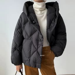 2025 Winter New Fashion 90% White Duck Down Short Jacket Women Thick Warm Loose Cocoon Type Hooded Diamond Puffer Coat Outwear