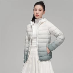 Woman Winter Hooded Coat 90% Duck Down Filled New Fashion Gradient Jacket Ultra Light Autumn Warm Parkas Windbreaker