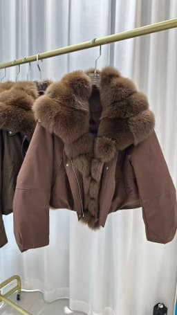Fur Collar down Jacket Women's Short Loose Warm Parka Casual Style 80% down Fill Power Original Color Available