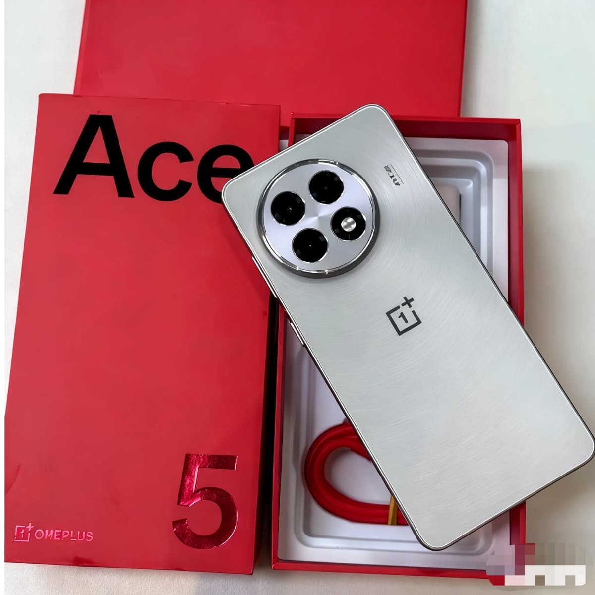 OnePlus ACE 5 Snapdragon 8 Gen 3 Screen 6.78 Inch AMOLED 120HZ Battery 6415mAh 80W SuperVOOC 50 Rear Camera OIS NFC OTA Update
