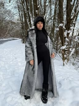 Winter High Quality Fluffy Fur Overcoat Outerwear Women Fashion Luxury Long Faux Fur Coat Women Gradient Dyeing Plush Jacket