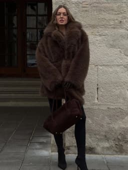 Winter Women High Quality Big Fur Collar Fluffy Imitation Fur Loose Jacket Overcoat Elegant Luxury Thick Warm Faux Fur Jacket