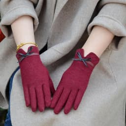 Fashion Elegant Female Wool Knit Embroidery Touch Screen Gloves Winter Women Warm Cashmere Full Finger Bow Dotted Gloves C21
