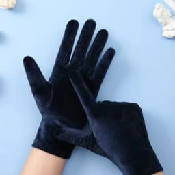 Short Opera Velvet Gloves for Women Flapper Stretchy Wrist Length Banquet Gloves Tea Party Halloween Costume Gloves