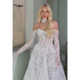 Tokyo Customized White Off the Shoulder Wedding Dress Long Sleeves A-Line Lace Wedding Gown Elegant Floor-Length Bridal Veil