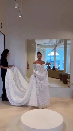 OIMG Luxurious Lace Off The Shoulder A Line Wedding Dress Backless Bride Dresses Floor Length Long Tail Wedding Gowns Customized