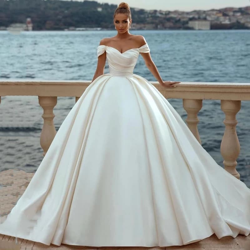 Eightree Sexy White Wedding Dresses 2022 Off Shoulder Sweep Train Bride Dress Lace Up Back Satin Wedding Evening Gowns Plus Size